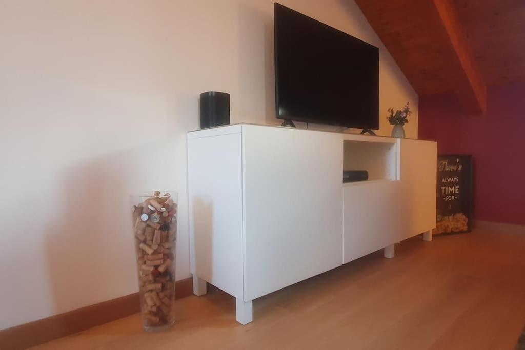 Charming 2.5Room Flat In Center Of Monforte dʼAlba المظهر الخارجي الصورة
