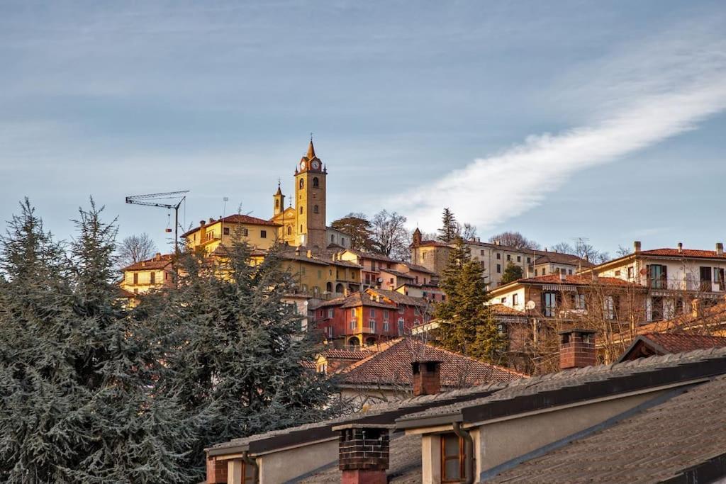 Charming 2.5Room Flat In Center Of Monforte dʼAlba المظهر الخارجي الصورة