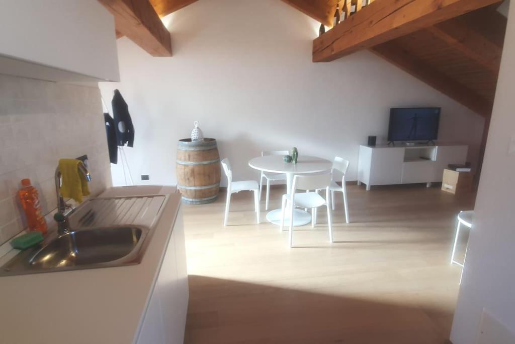 Charming 2.5Room Flat In Center Of Monforte dʼAlba المظهر الخارجي الصورة