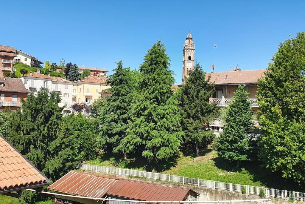 Charming 2.5Room Flat In Center Of Monforte dʼAlba المظهر الخارجي الصورة
