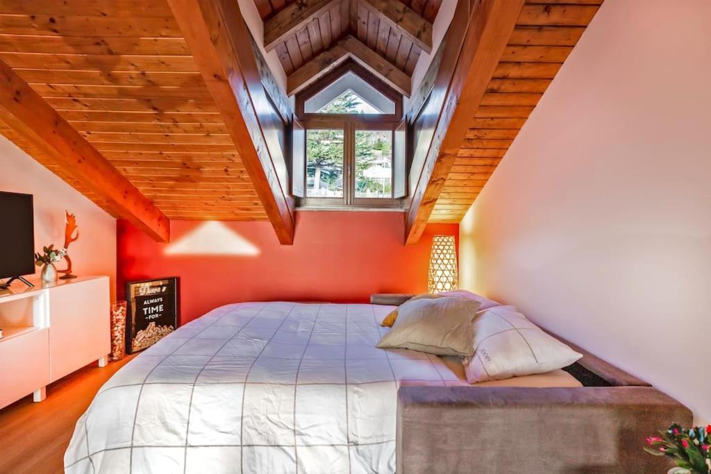 Charming 2.5Room Flat In Center Of Monforte dʼAlba المظهر الخارجي الصورة